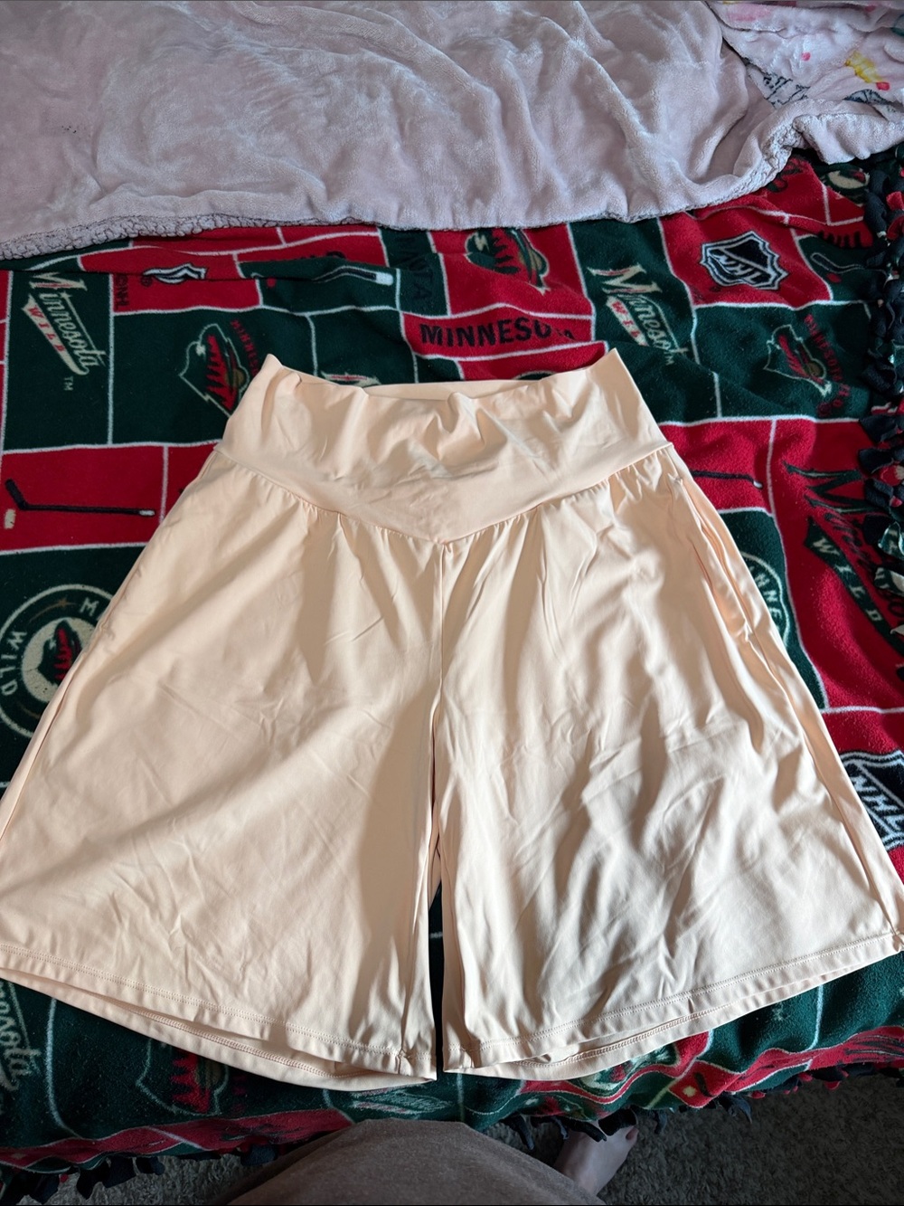 Women’s light peach/apricot High-Waist Wide-Leg Shorts
